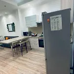 Cozy Apartment With 2 Bedroom In A Central Location