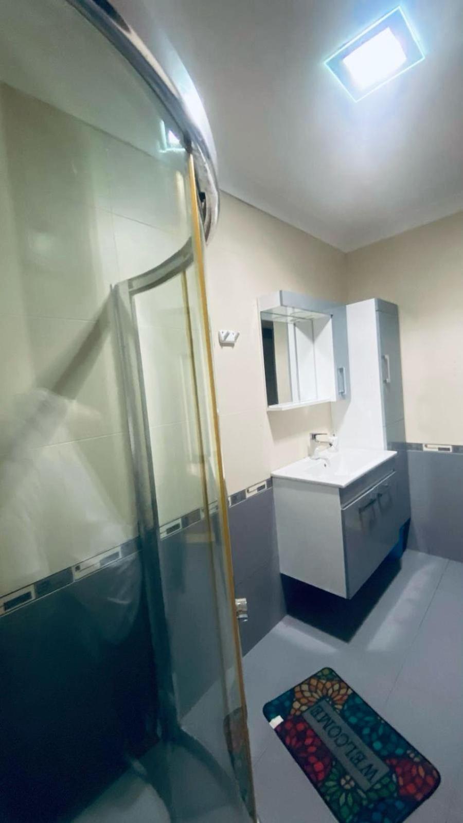 Cozy With 2 Bedroom In A Location