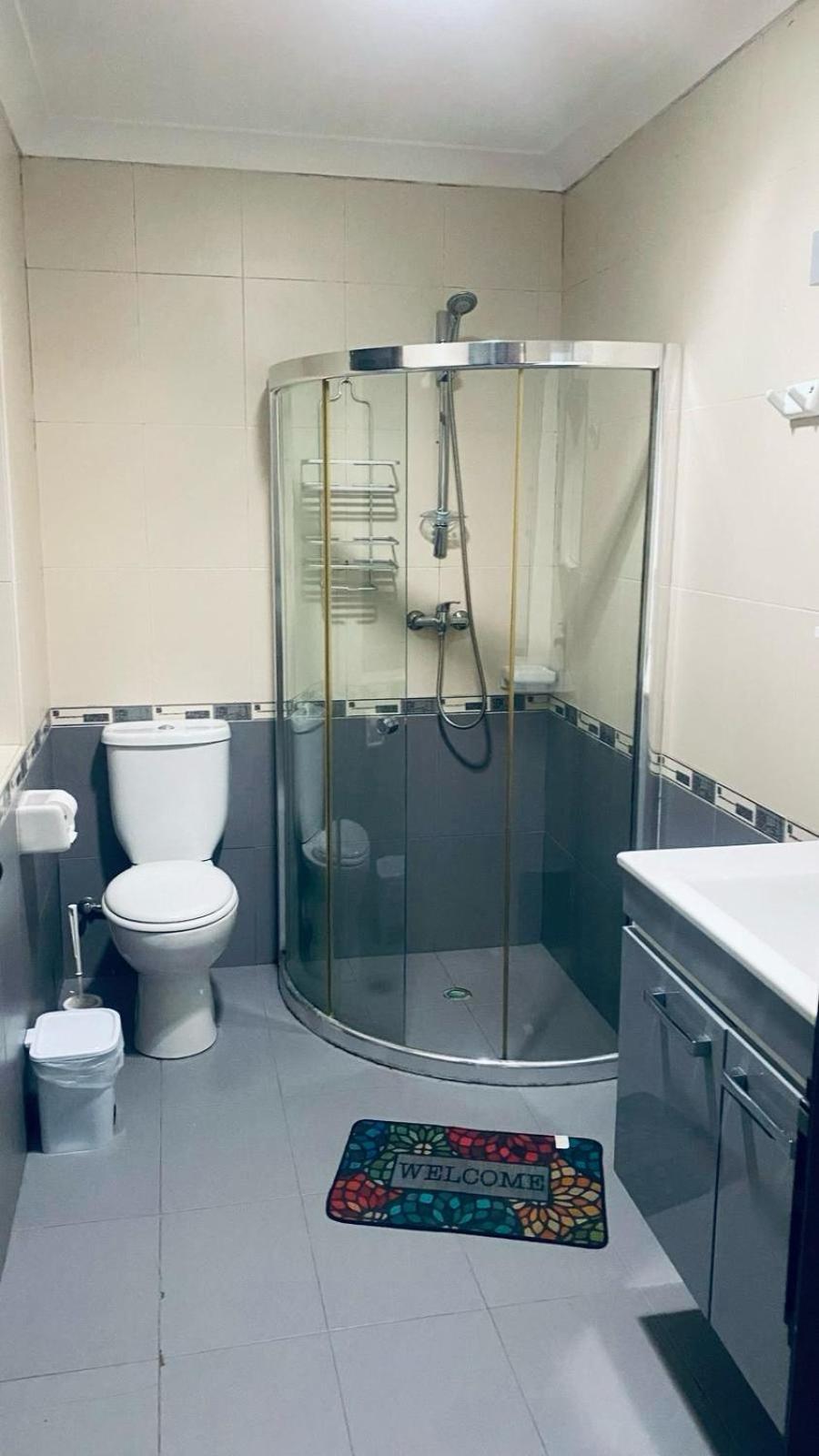 Cozy With 2 Bedroom In A Location *